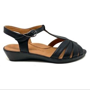 L’Amour Des Pieds Boqin black sheep leather sandals